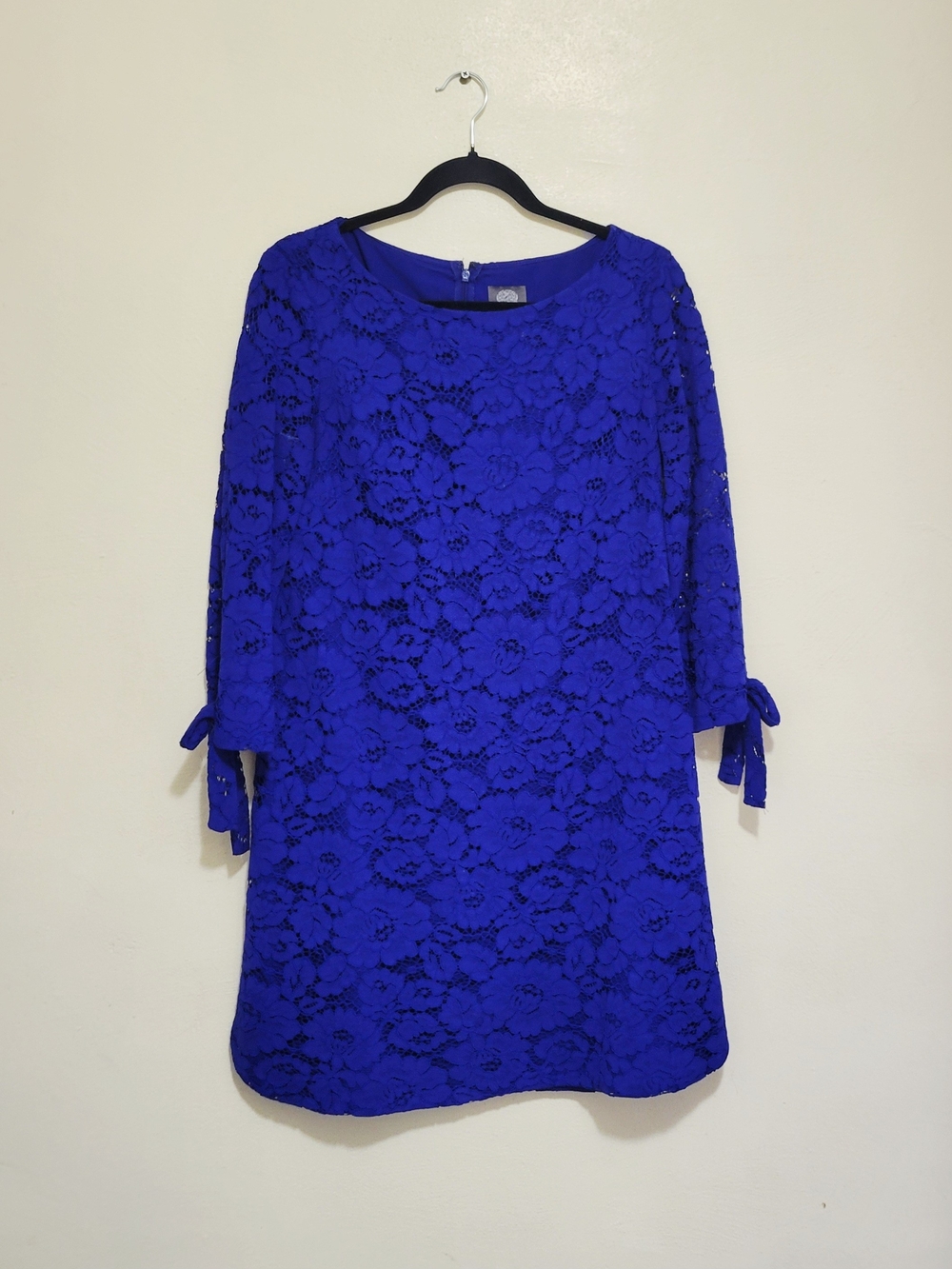 Vince Camuto Cobalt Blue Lace Shift Dress with Tie Sleeves